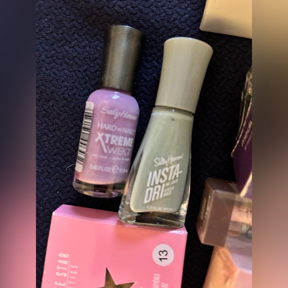 Makeup Bundle S8 - Picture 7 of 11